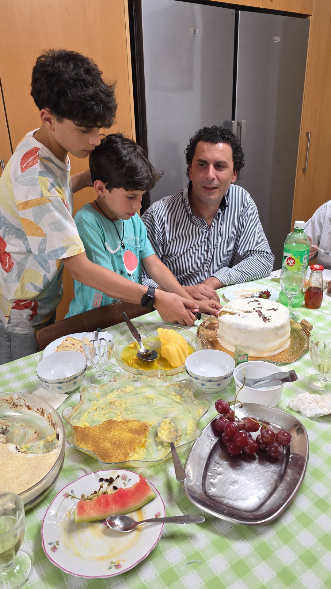 Bolo Morango e Nata (presente na foto)